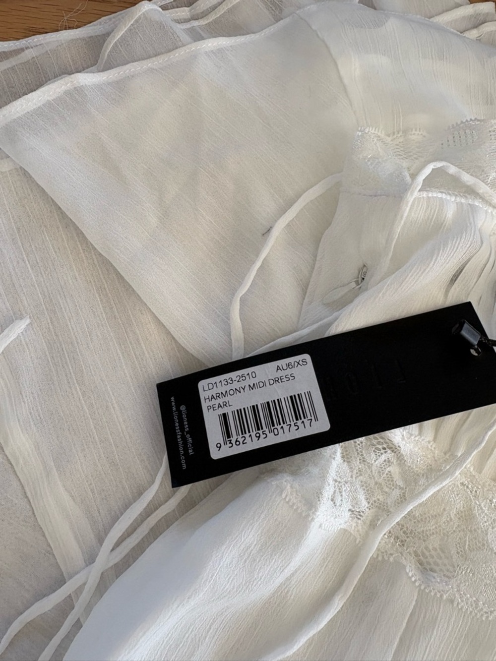 Lioness white midi dress - Picture 5 of 5